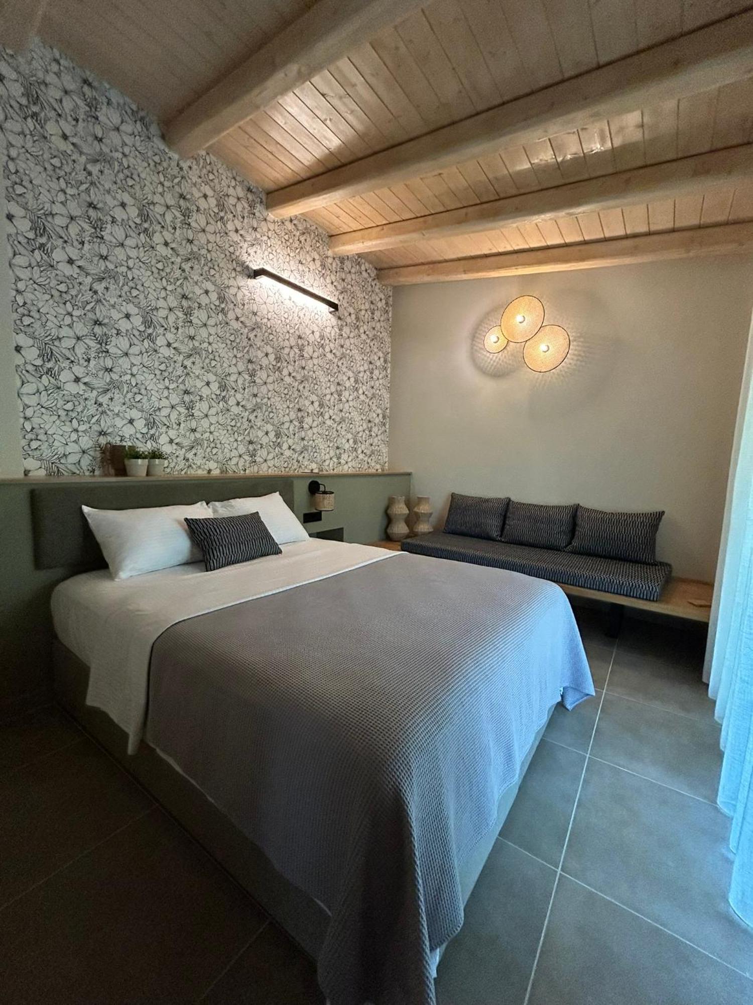 Nerita'S Country Houses Nea Tirins Esterno foto